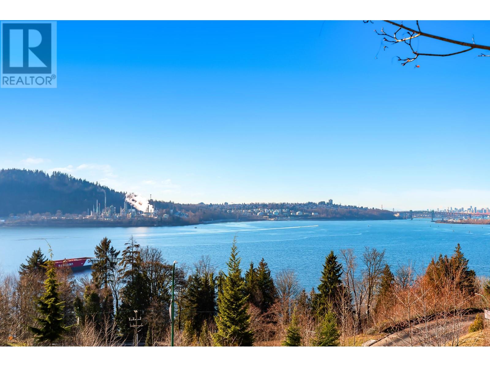 207 3608 DEERCREST DRIVE