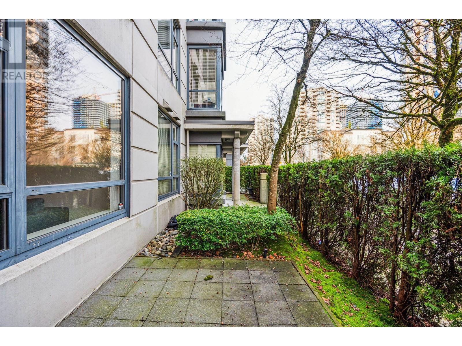 109 3520 Crowley Drive, Vancouver, British Columbia  V5R 6G9 - Photo 2 - R2960548