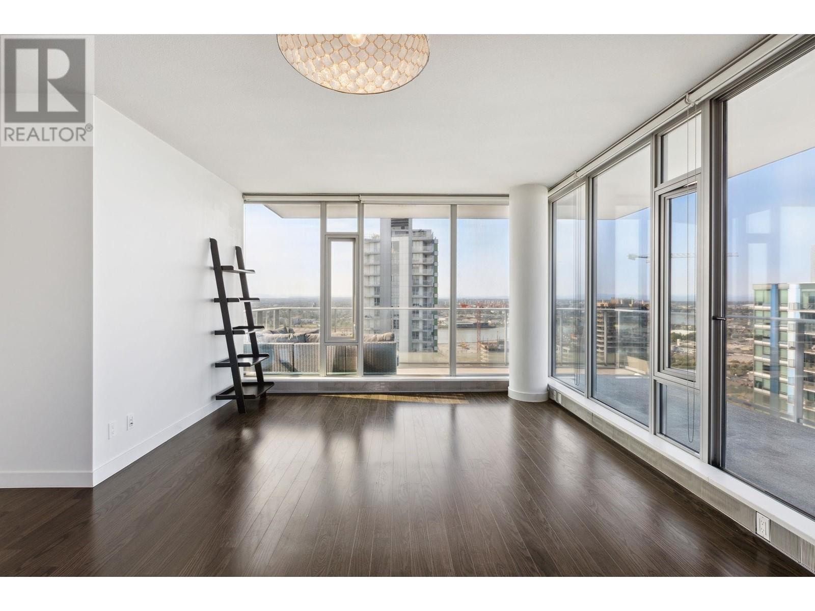 Listing Picture 10 of 36 : 3306 8131 NUNAVUT LANE, Vancouver / 溫哥華 - 魯藝地產 Yvonne Lu Group - MLS Medallion Club Member