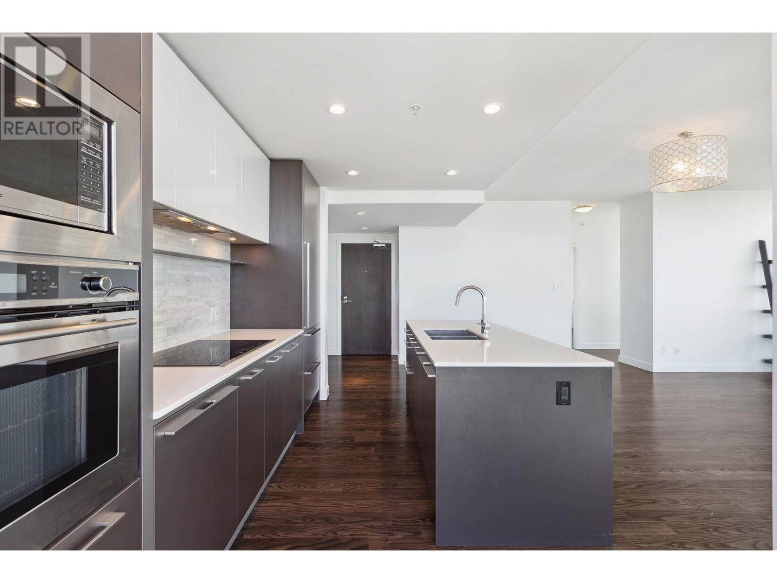 Listing Picture 8 of 36 : 3306 8131 NUNAVUT LANE, Vancouver / 溫哥華 - 魯藝地產 Yvonne Lu Group - MLS Medallion Club Member