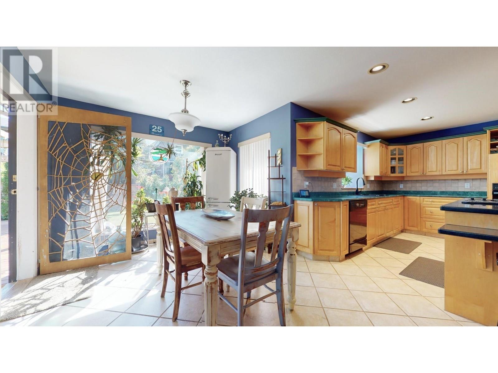 2002 Glacier Heights Place, Squamish, British Columbia  V0N 1T0 - Photo 8 - R2960556