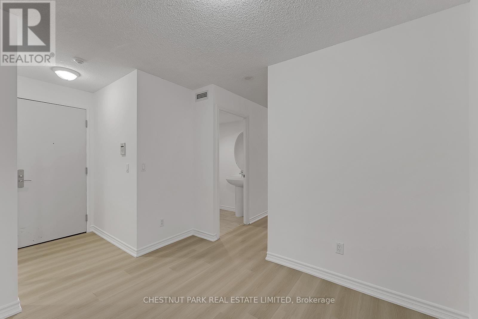 1503 - 761 Bay Street, Toronto, Ontario  M5G 2R2 - Photo 6 - C11942829