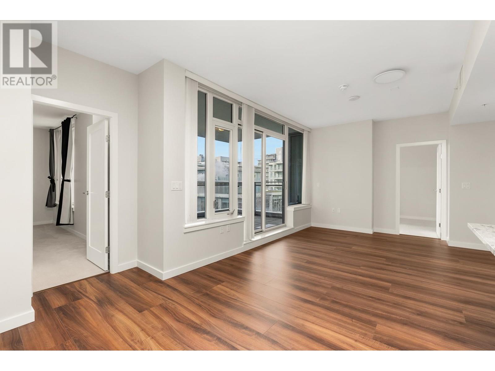 Listing Picture 4 of 39 : 713 8688 HAZELBRIDGE WAY, Richmond / 烈治文 - 魯藝地產 Yvonne Lu Group - MLS Medallion Club Member