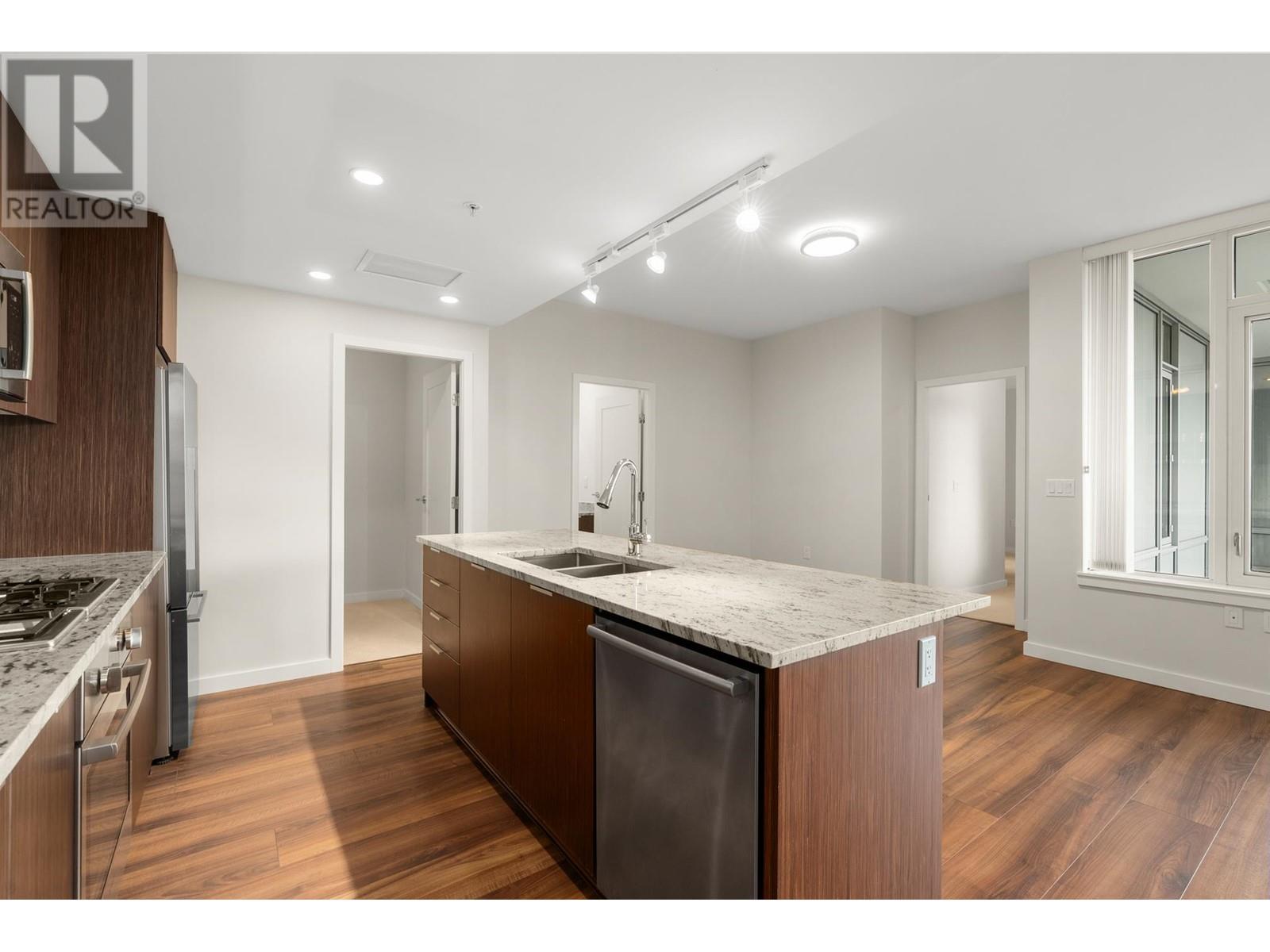 Listing Picture 13 of 39 : 713 8688 HAZELBRIDGE WAY, Richmond / 烈治文 - 魯藝地產 Yvonne Lu Group - MLS Medallion Club Member