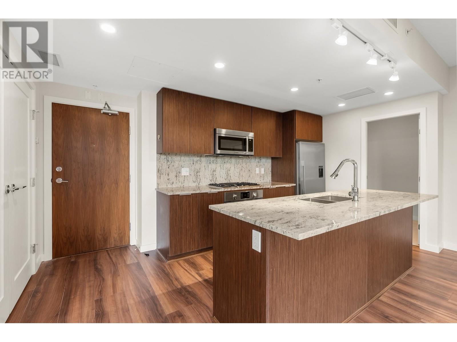 Listing Picture 11 of 39 : 713 8688 HAZELBRIDGE WAY, Richmond / 烈治文 - 魯藝地產 Yvonne Lu Group - MLS Medallion Club Member