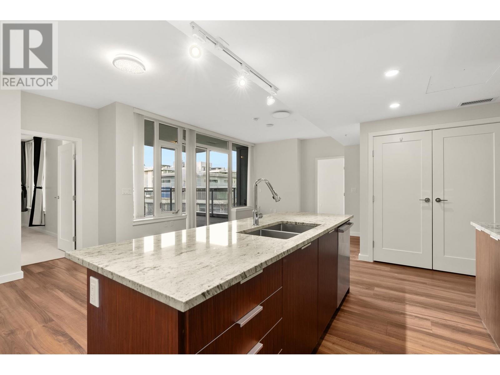 Listing Picture 17 of 39 : 713 8688 HAZELBRIDGE WAY, Richmond / 烈治文 - 魯藝地產 Yvonne Lu Group - MLS Medallion Club Member