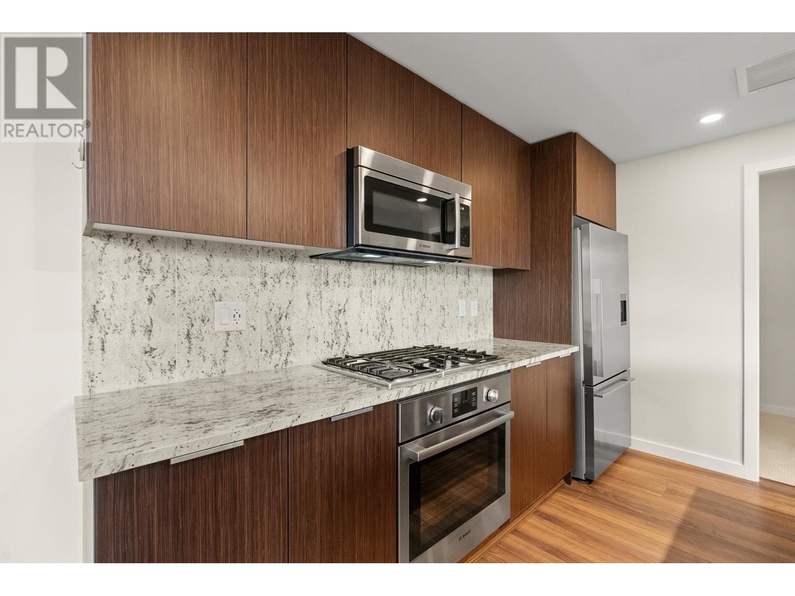 Listing Picture 14 of 39 : 713 8688 HAZELBRIDGE WAY, Richmond / 烈治文 - 魯藝地產 Yvonne Lu Group - MLS Medallion Club Member