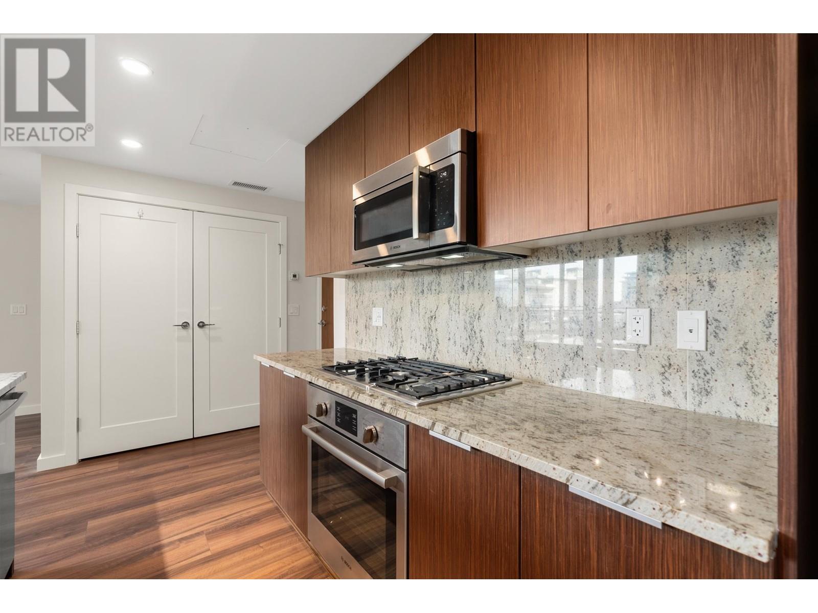 Listing Picture 16 of 39 : 713 8688 HAZELBRIDGE WAY, Richmond / 烈治文 - 魯藝地產 Yvonne Lu Group - MLS Medallion Club Member