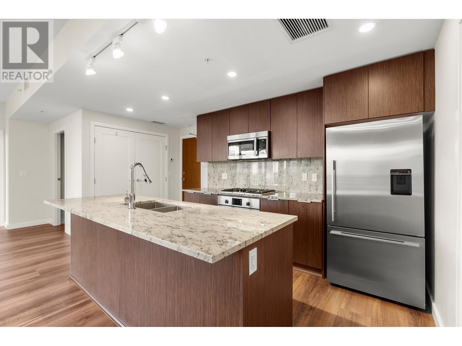 Listing Picture 8 of 39 : 713 8688 HAZELBRIDGE WAY, Richmond / 烈治文 - 魯藝地產 Yvonne Lu Group - MLS Medallion Club Member