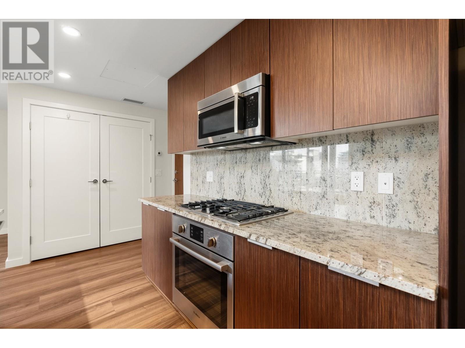 Listing Picture 15 of 39 : 713 8688 HAZELBRIDGE WAY, Richmond / 烈治文 - 魯藝地產 Yvonne Lu Group - MLS Medallion Club Member