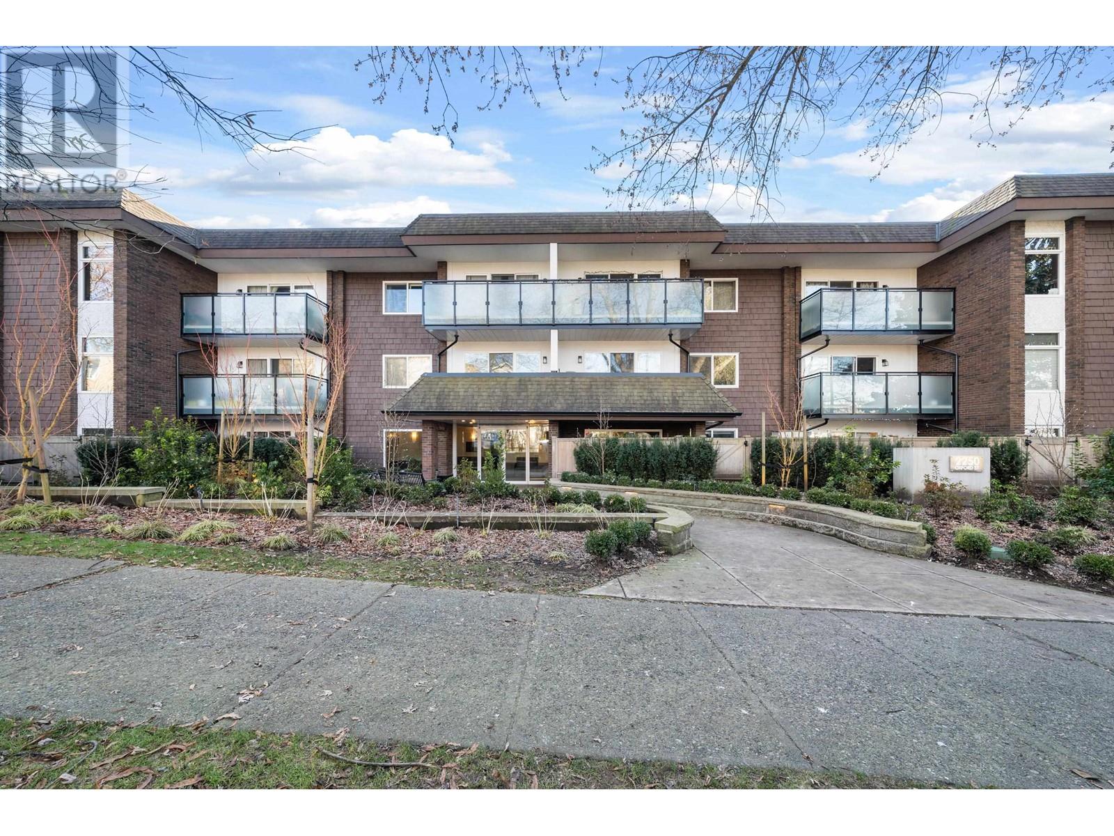 301 2250 OXFORD STREET, Vancouver, British Columbia