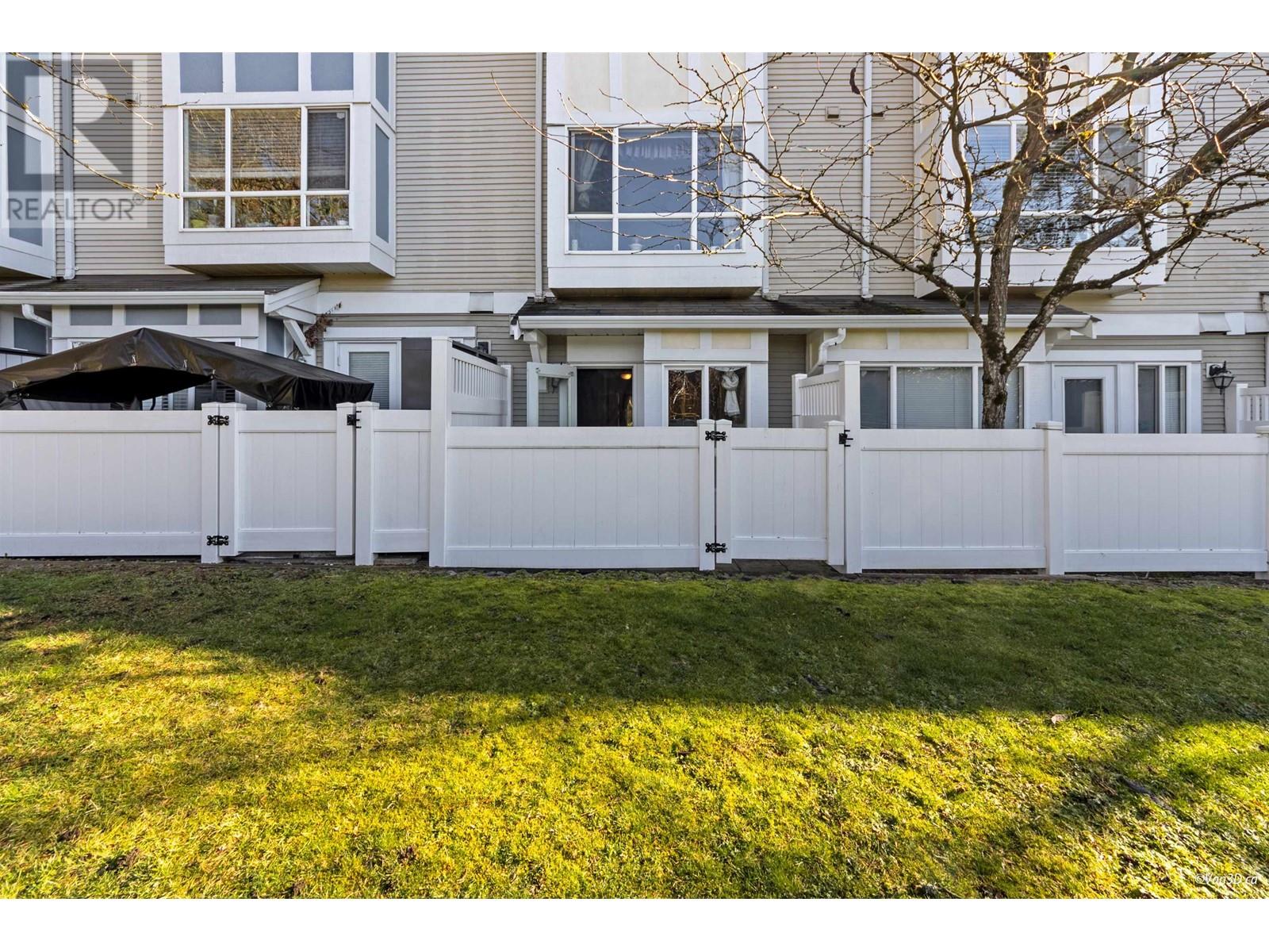 Listing Picture 9 of 12 : 116 6588 SOUTHOAKS CRESCENT, Burnaby / 本拿比 - 魯藝地產 Yvonne Lu Group - MLS Medallion Club Member