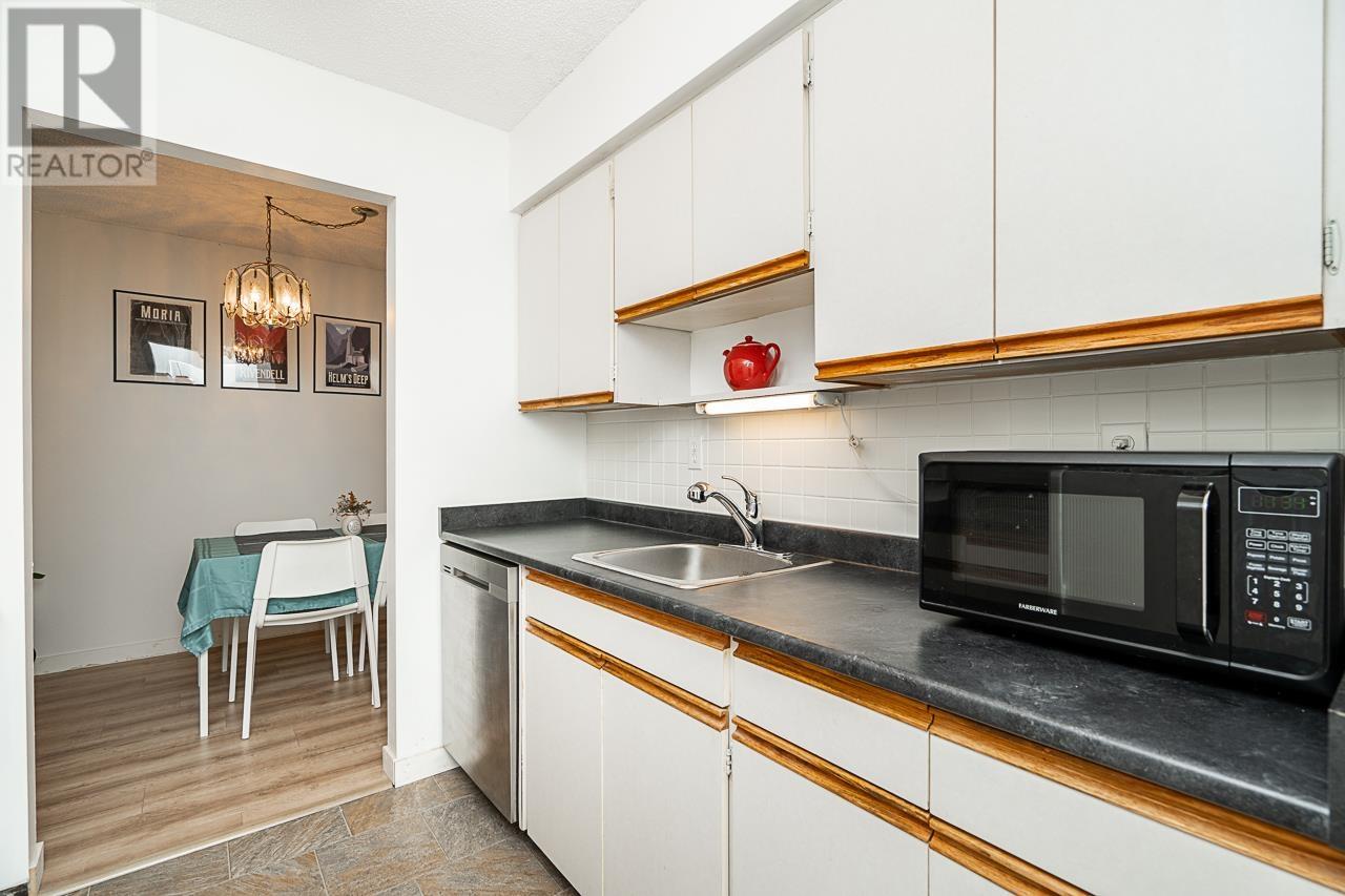 Listing Picture 5 of 33 : 115 11791 KING ROAD, Richmond / 烈治文 - 魯藝地產 Yvonne Lu Group - MLS Medallion Club Member