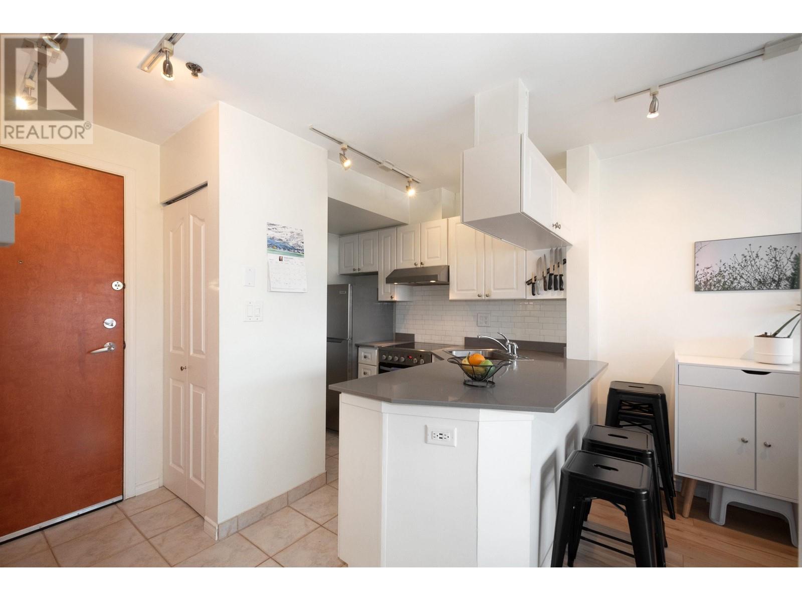 Listing Picture 22 of 40 : 401 2025 STEPHENS STREET, Vancouver / 溫哥華 - 魯藝地產 Yvonne Lu Group - MLS Medallion Club Member