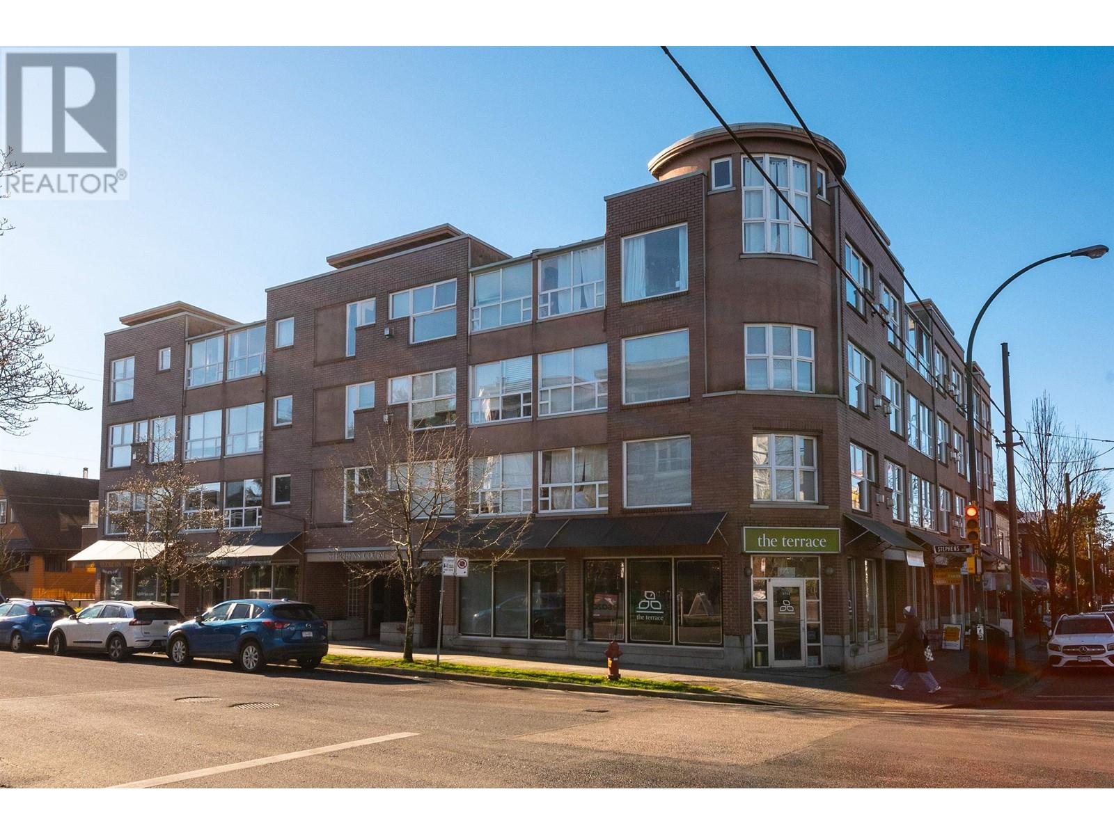 Listing Picture 2 of 40 : 401 2025 STEPHENS STREET, Vancouver / 溫哥華 - 魯藝地產 Yvonne Lu Group - MLS Medallion Club Member