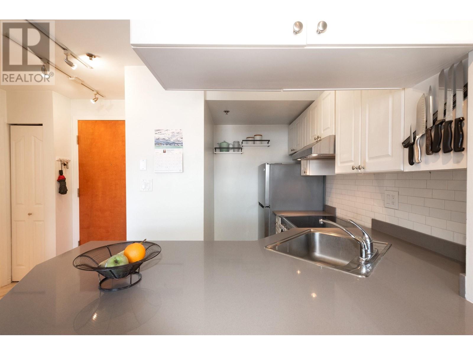 Listing Picture 23 of 40 : 401 2025 STEPHENS STREET, Vancouver / 溫哥華 - 魯藝地產 Yvonne Lu Group - MLS Medallion Club Member