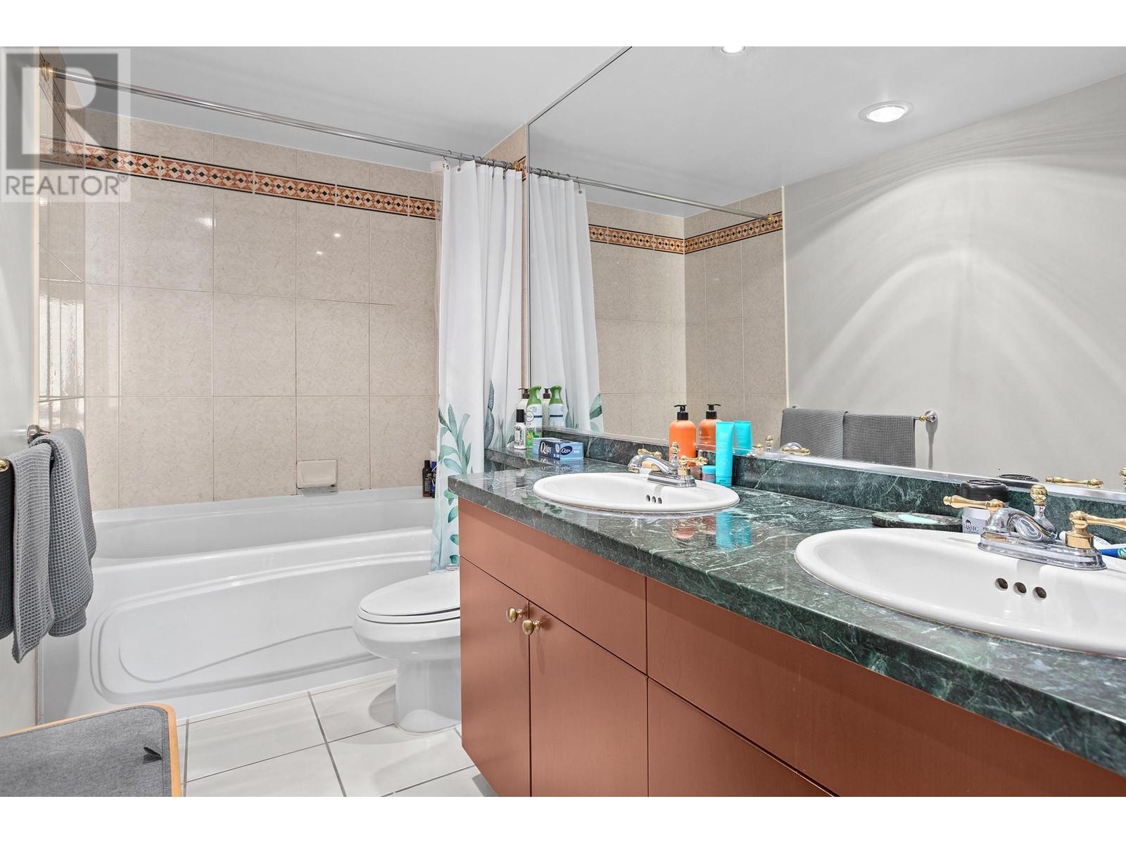 1901 1228 Marinaside Crescent, Vancouver, British Columbia  V5S 2L7 - Photo 12 - R2960554