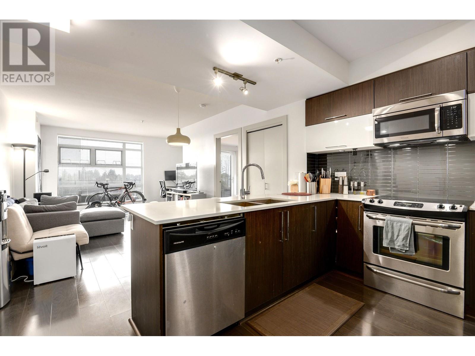 Listing Picture 17 of 29 : 306 10020 DUNOON DRIVE, Richmond / 烈治文 - 魯藝地產 Yvonne Lu Group - MLS Medallion Club Member
