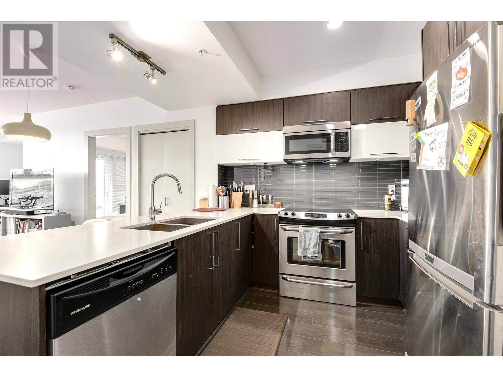 Listing Picture 15 of 29 : 306 10020 DUNOON DRIVE, Richmond / 烈治文 - 魯藝地產 Yvonne Lu Group - MLS Medallion Club Member