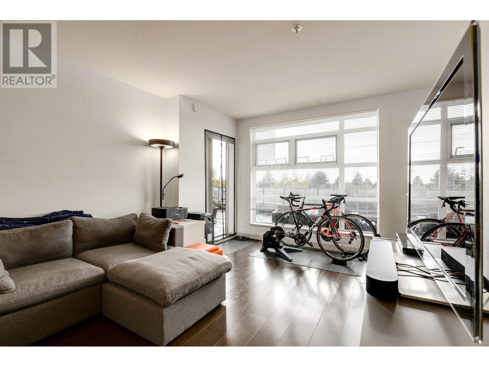 Listing Picture 9 of 29 : 306 10020 DUNOON DRIVE, Richmond / 烈治文 - 魯藝地產 Yvonne Lu Group - MLS Medallion Club Member