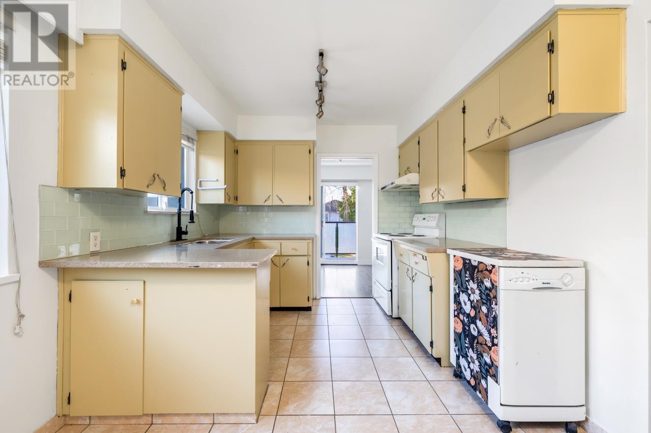 5255 Chambers Street, Vancouver, British Columbia  V5R 3M2 - Photo 7 - R2954861