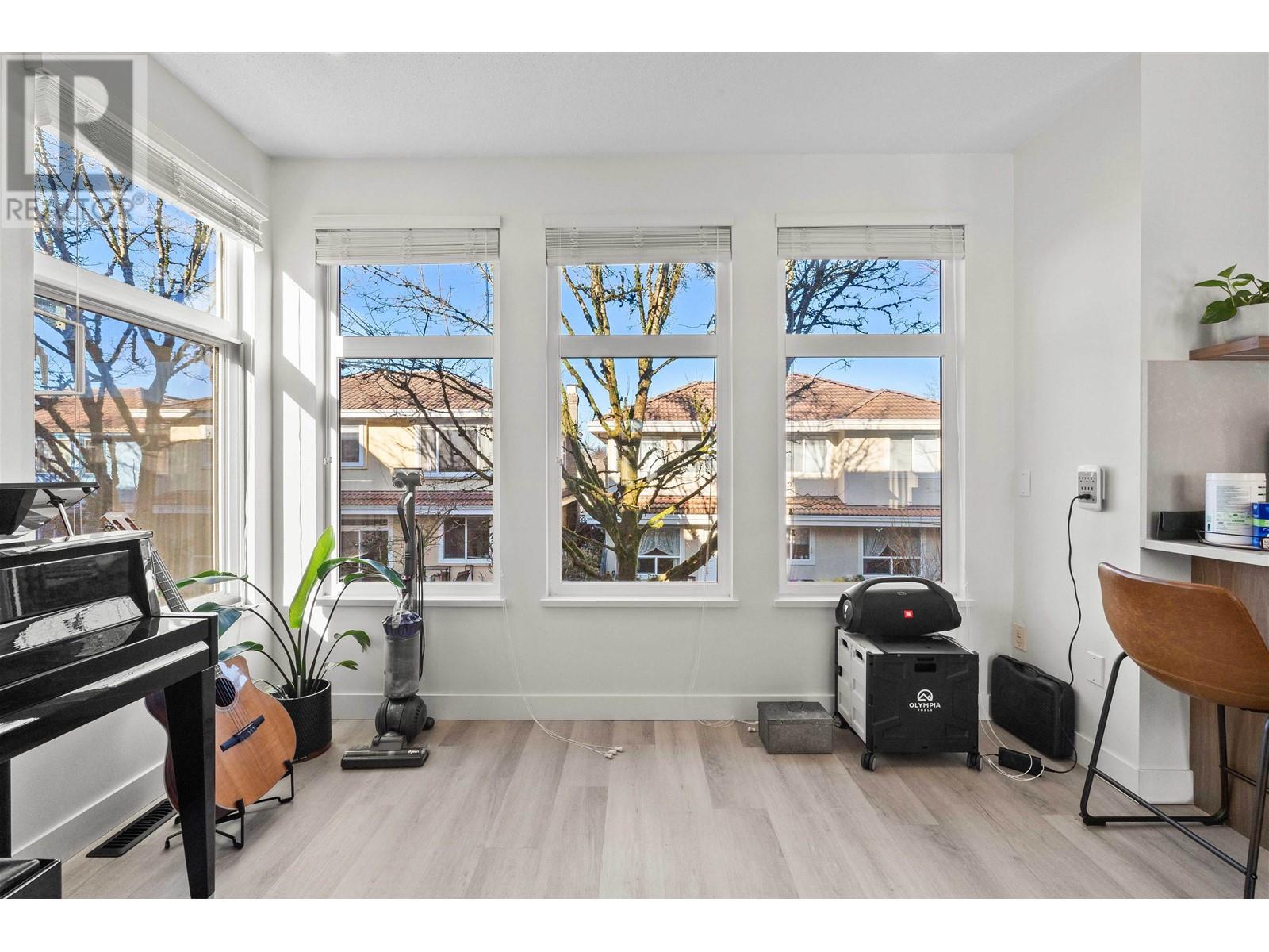 Listing Picture 12 of 27 : 22 12331 MCNEELY DRIVE, Richmond / 烈治文 - 魯藝地產 Yvonne Lu Group - MLS Medallion Club Member