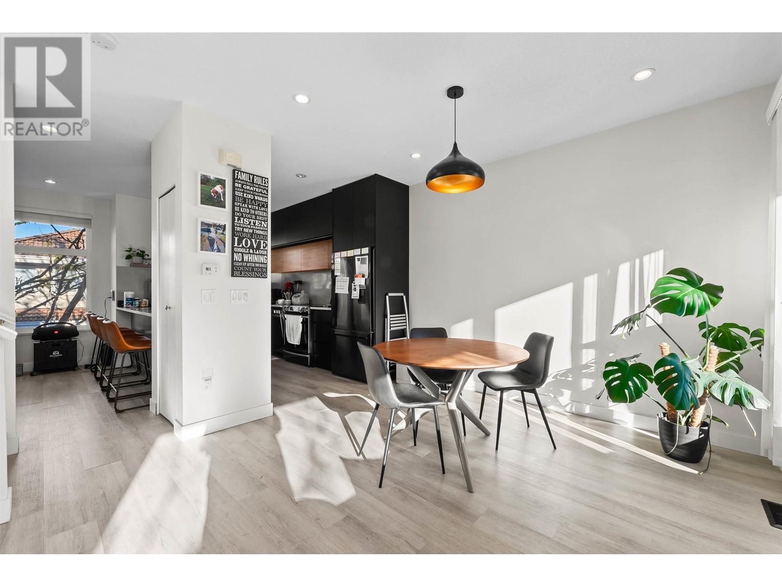 Listing Picture 5 of 27 : 22 12331 MCNEELY DRIVE, Richmond / 烈治文 - 魯藝地產 Yvonne Lu Group - MLS Medallion Club Member