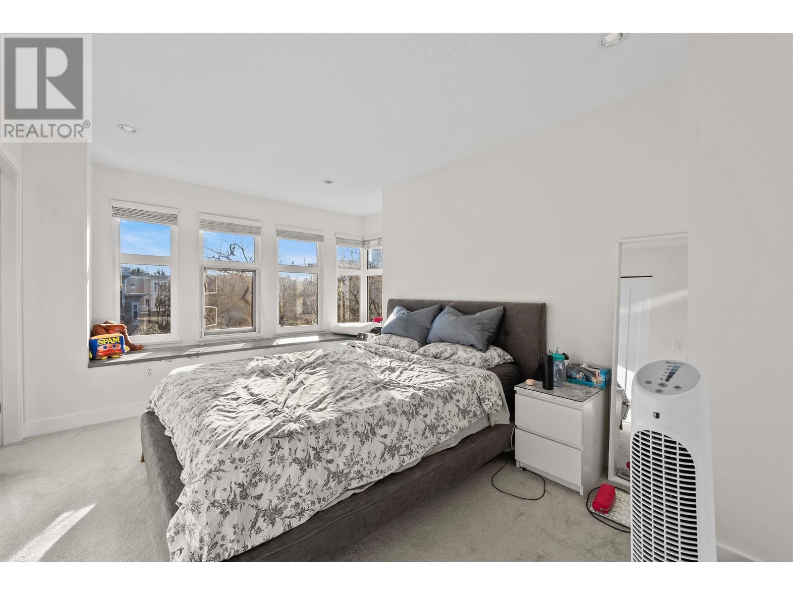 Listing Picture 22 of 27 : 22 12331 MCNEELY DRIVE, Richmond / 烈治文 - 魯藝地產 Yvonne Lu Group - MLS Medallion Club Member