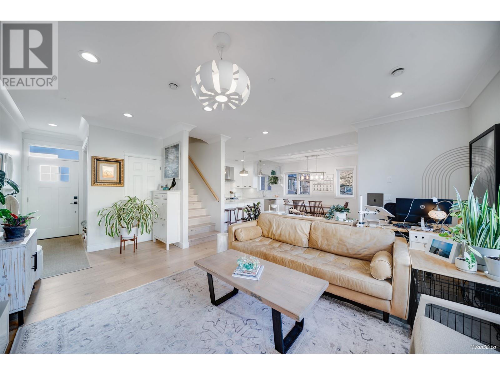 1609 Frances Street, Vancouver, British Columbia  V5L 1Z3 - Photo 3 - R2960376