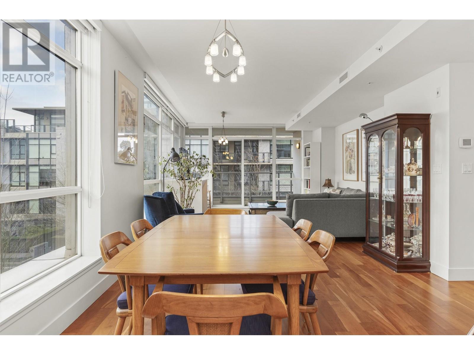 Listing Picture 3 of 40 : 302 6080 IONA DRIVE, Vancouver / 溫哥華 - 魯藝地產 Yvonne Lu Group - MLS Medallion Club Member