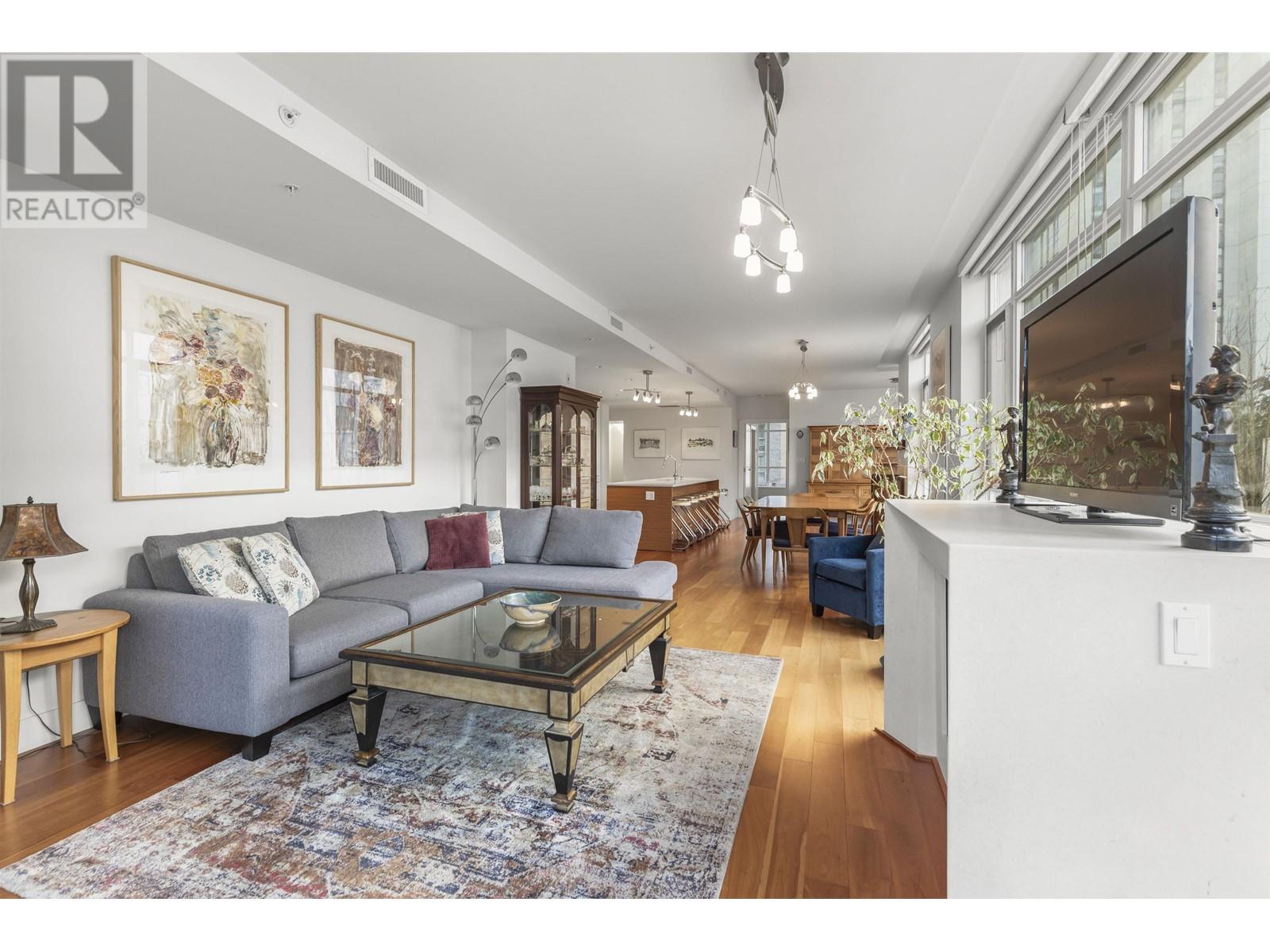 Listing Picture 11 of 40 : 302 6080 IONA DRIVE, Vancouver / 溫哥華 - 魯藝地產 Yvonne Lu Group - MLS Medallion Club Member