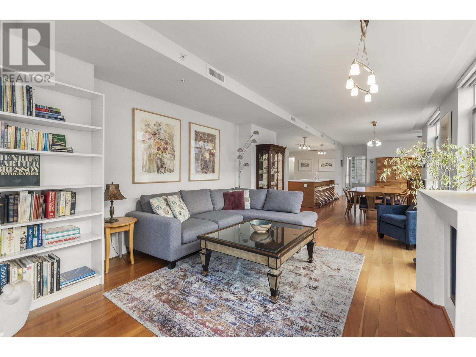 Listing Picture 10 of 40 : 302 6080 IONA DRIVE, Vancouver / 溫哥華 - 魯藝地產 Yvonne Lu Group - MLS Medallion Club Member