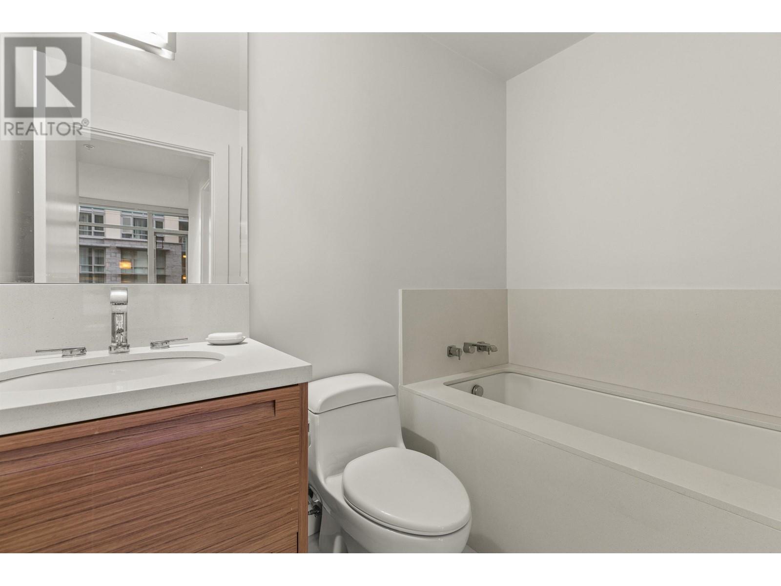 Listing Picture 29 of 40 : 302 6080 IONA DRIVE, Vancouver / 溫哥華 - 魯藝地產 Yvonne Lu Group - MLS Medallion Club Member