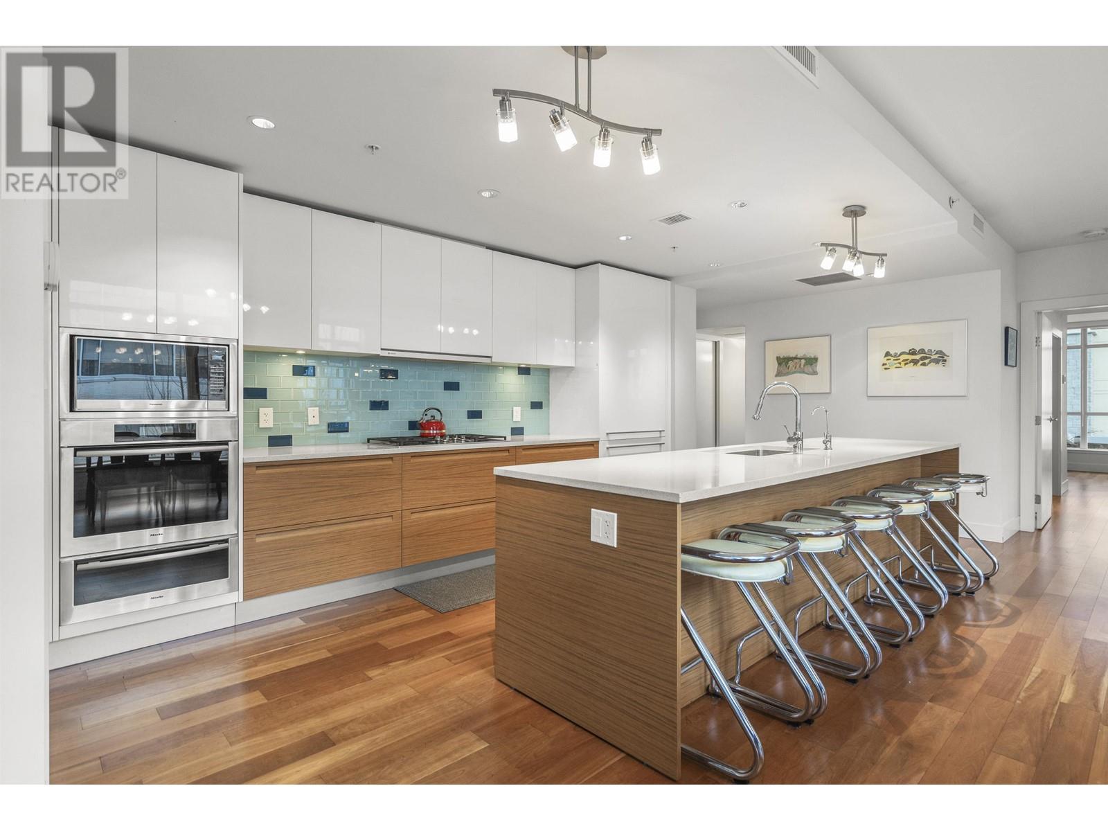 Listing Picture 15 of 40 : 302 6080 IONA DRIVE, Vancouver / 溫哥華 - 魯藝地產 Yvonne Lu Group - MLS Medallion Club Member