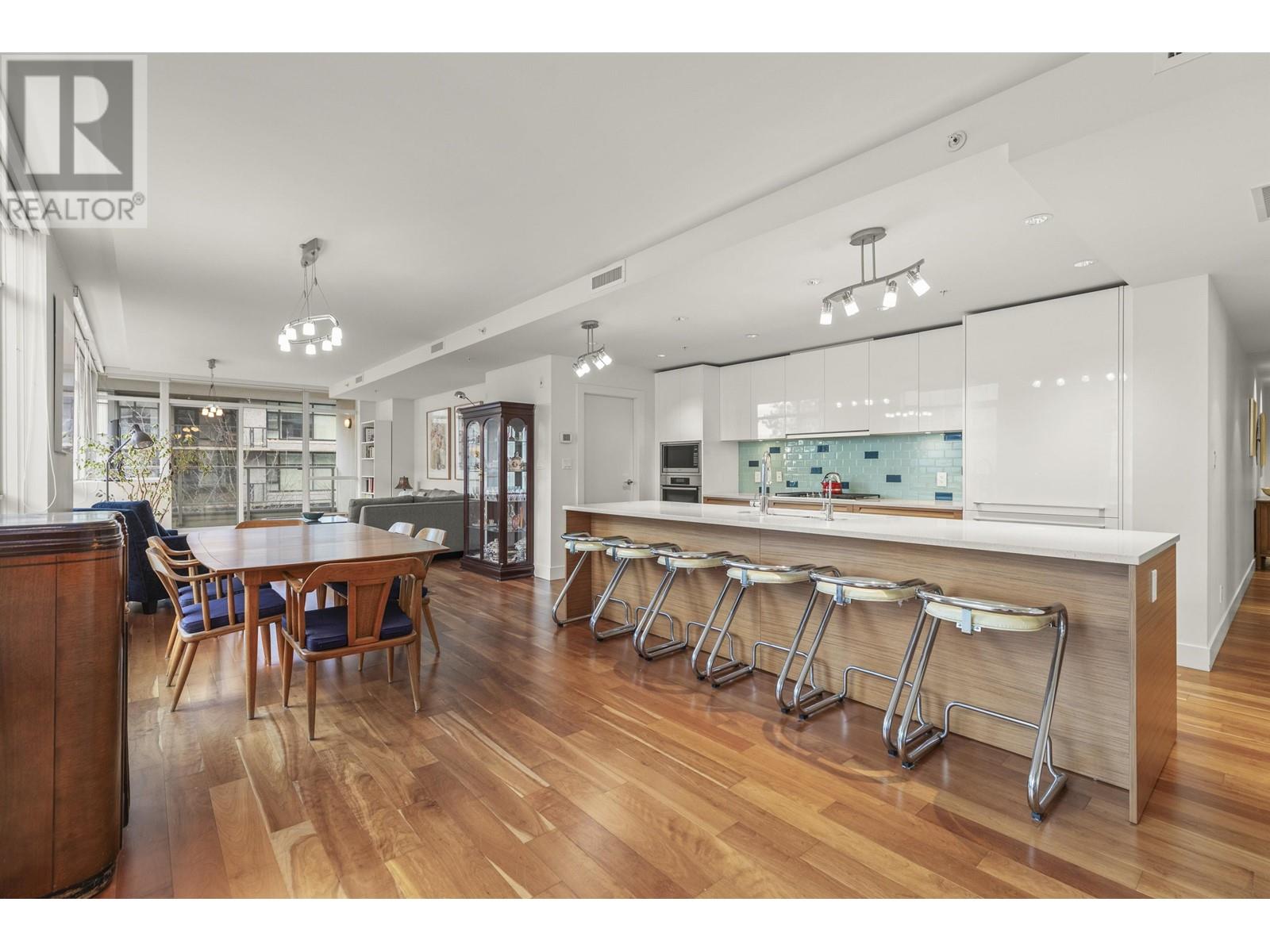 302 6080 IONA DRIVE, Vancouver