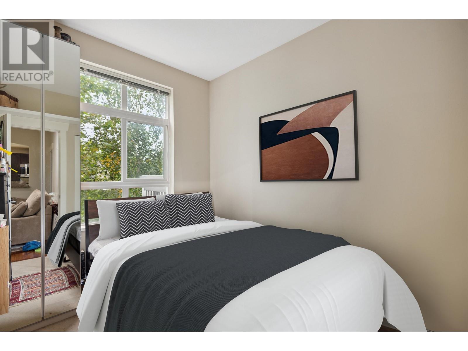 Listing Picture 6 of 11 : 311 6279 EAGLES DRIVE, Vancouver / 溫哥華 - 魯藝地產 Yvonne Lu Group - MLS Medallion Club Member