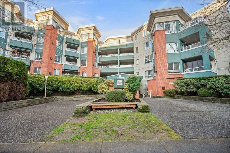 308 128 W 8 Street, North Vancouver, British Columbia V7M 3M1 - Photo 1 - R2960670