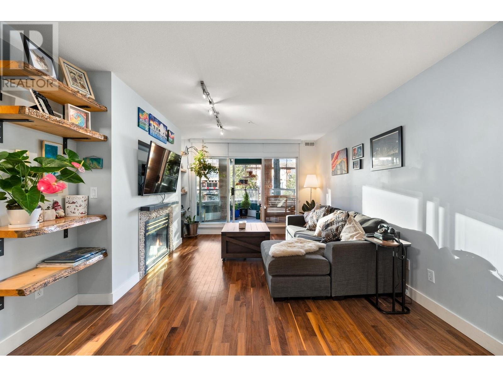 308 128 W 8 Street, North Vancouver, British Columbia V7M 3M1 - Photo 3 - R2960670