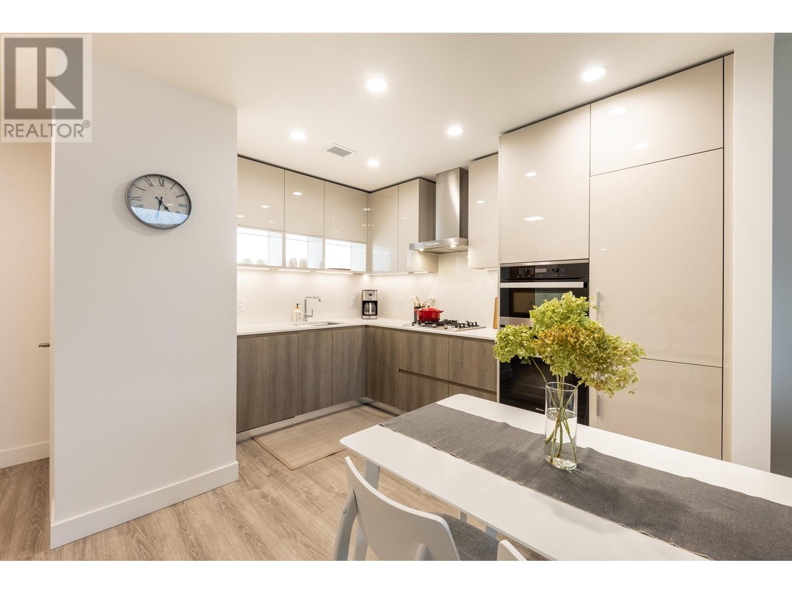 Listing Picture 18 of 39 : 2801 6511 SUSSEX AVENUE, Burnaby / 本拿比 - 魯藝地產 Yvonne Lu Group - MLS Medallion Club Member