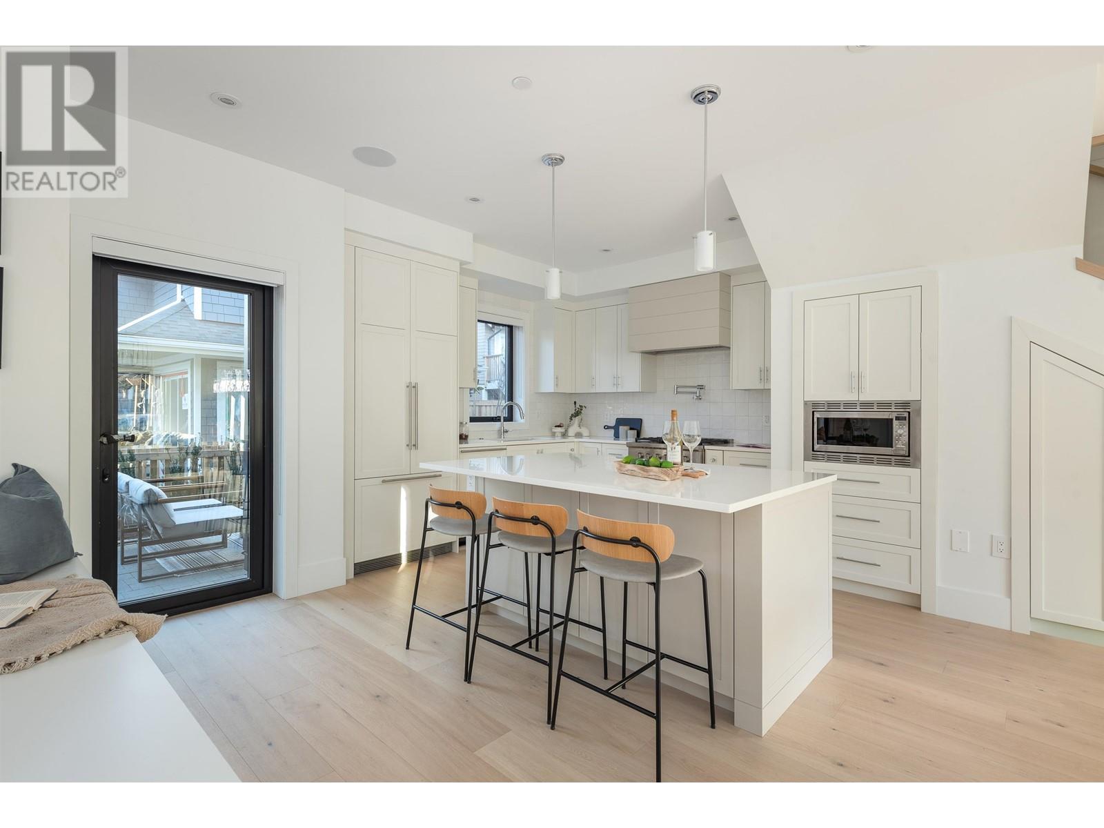 1073 E 22nd Avenue, Vancouver, British Columbia  V0V 0V0 - Photo 6 - R2960702