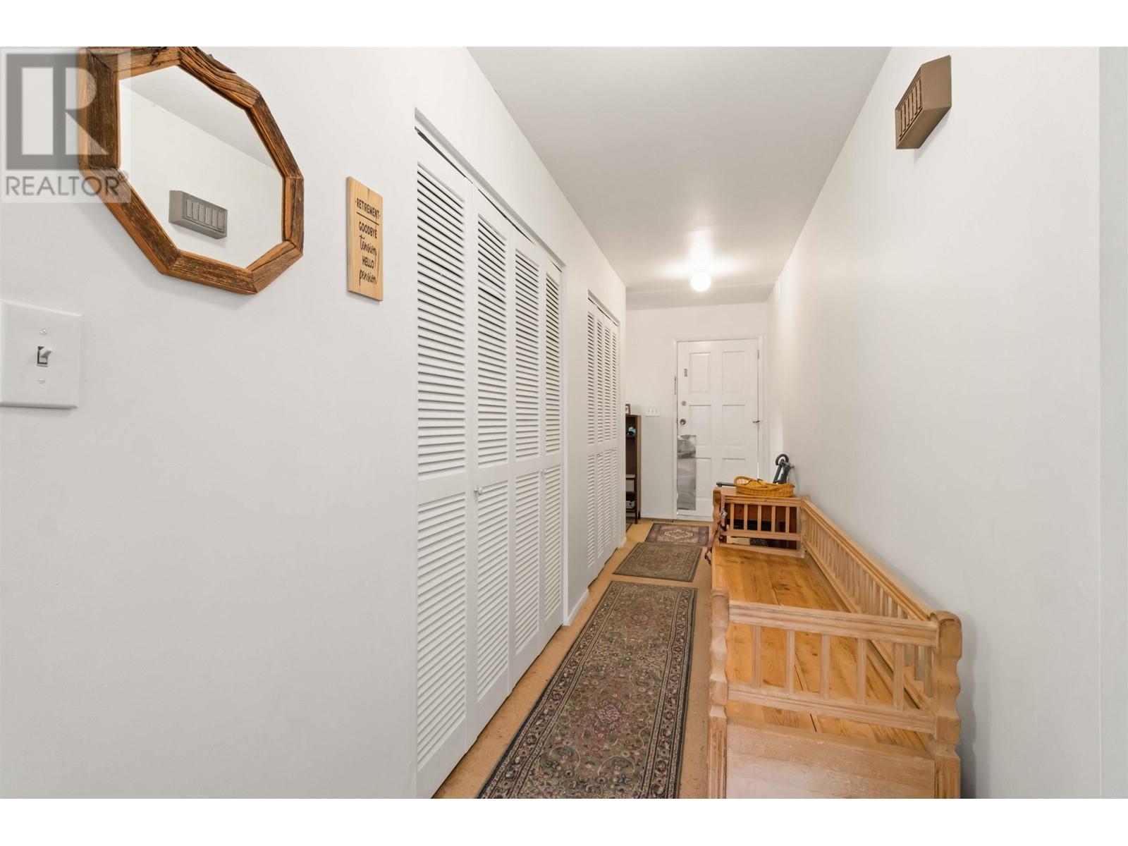 Listing Picture 24 of 31 : 4761 CLINTON STREET, Burnaby / 本拿比 - 魯藝地產 Yvonne Lu Group - MLS Medallion Club Member