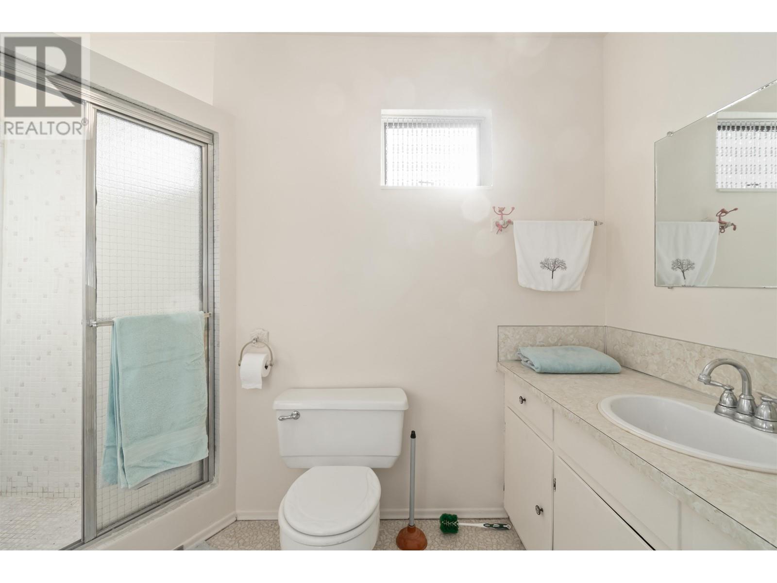 Listing Picture 23 of 31 : 4761 CLINTON STREET, Burnaby / 本拿比 - 魯藝地產 Yvonne Lu Group - MLS Medallion Club Member