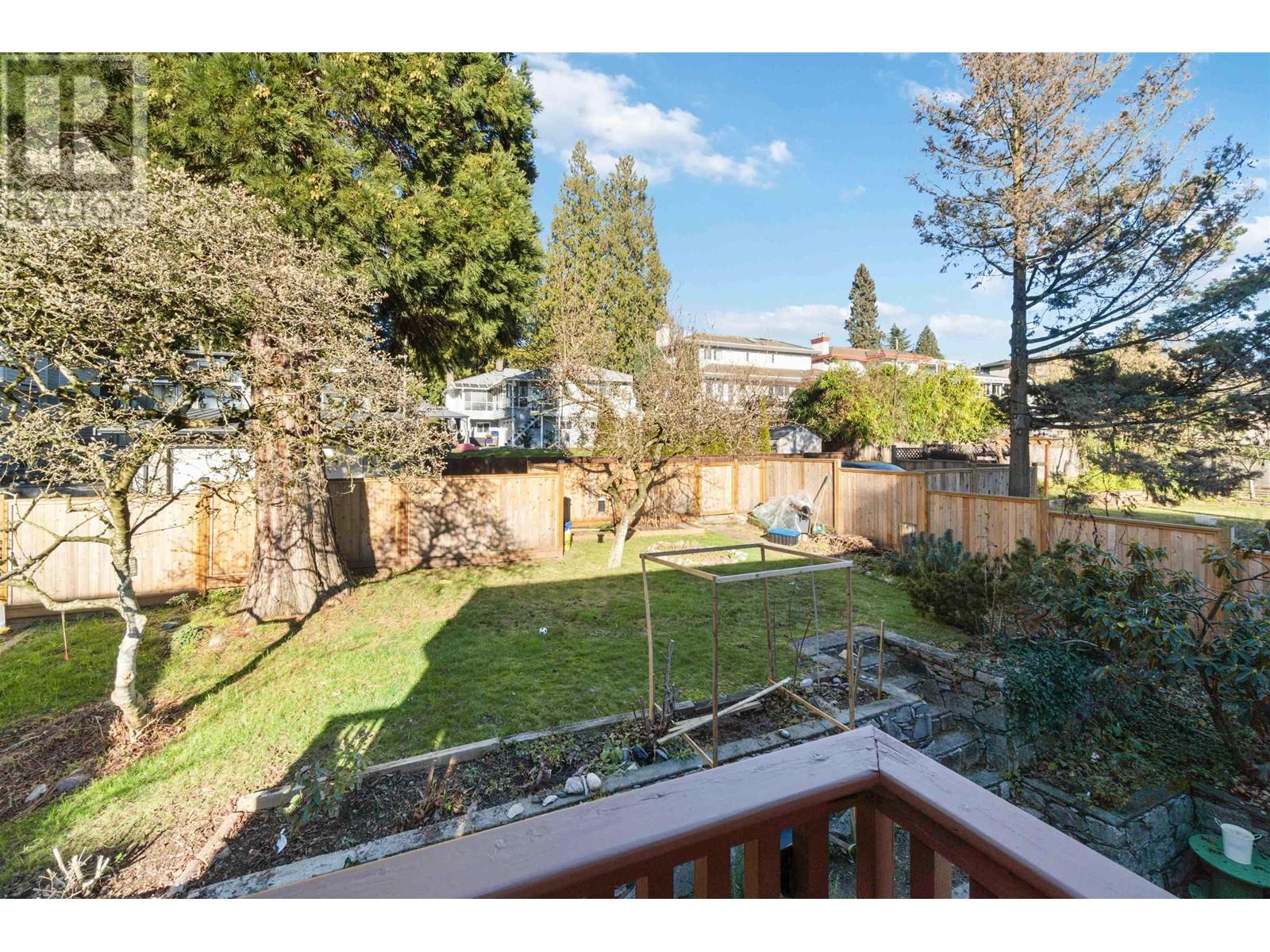 Listing Picture 26 of 31 : 4761 CLINTON STREET, Burnaby / 本拿比 - 魯藝地產 Yvonne Lu Group - MLS Medallion Club Member