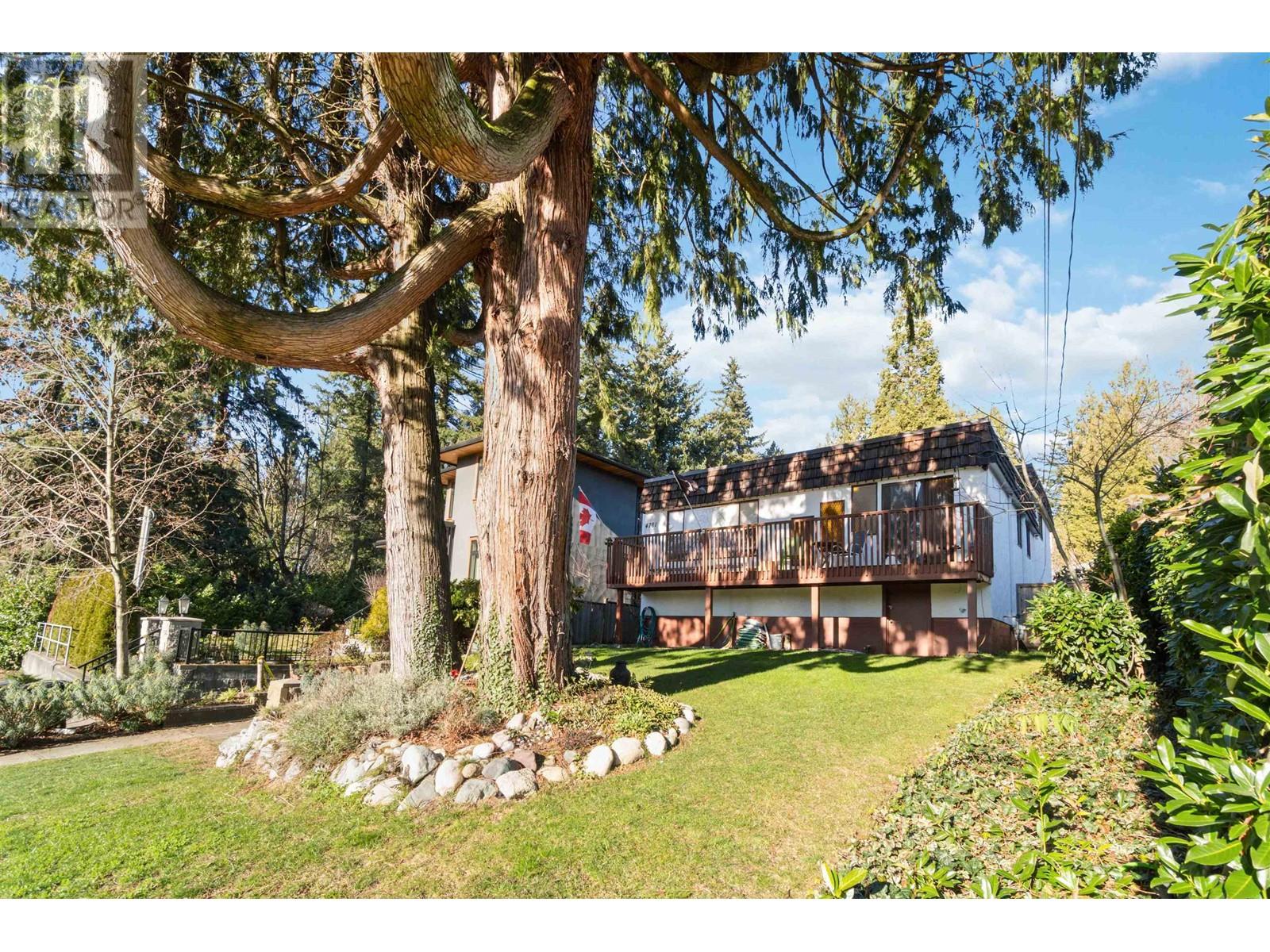 Listing Picture 2 of 31 : 4761 CLINTON STREET, Burnaby / 本拿比 - 魯藝地產 Yvonne Lu Group - MLS Medallion Club Member