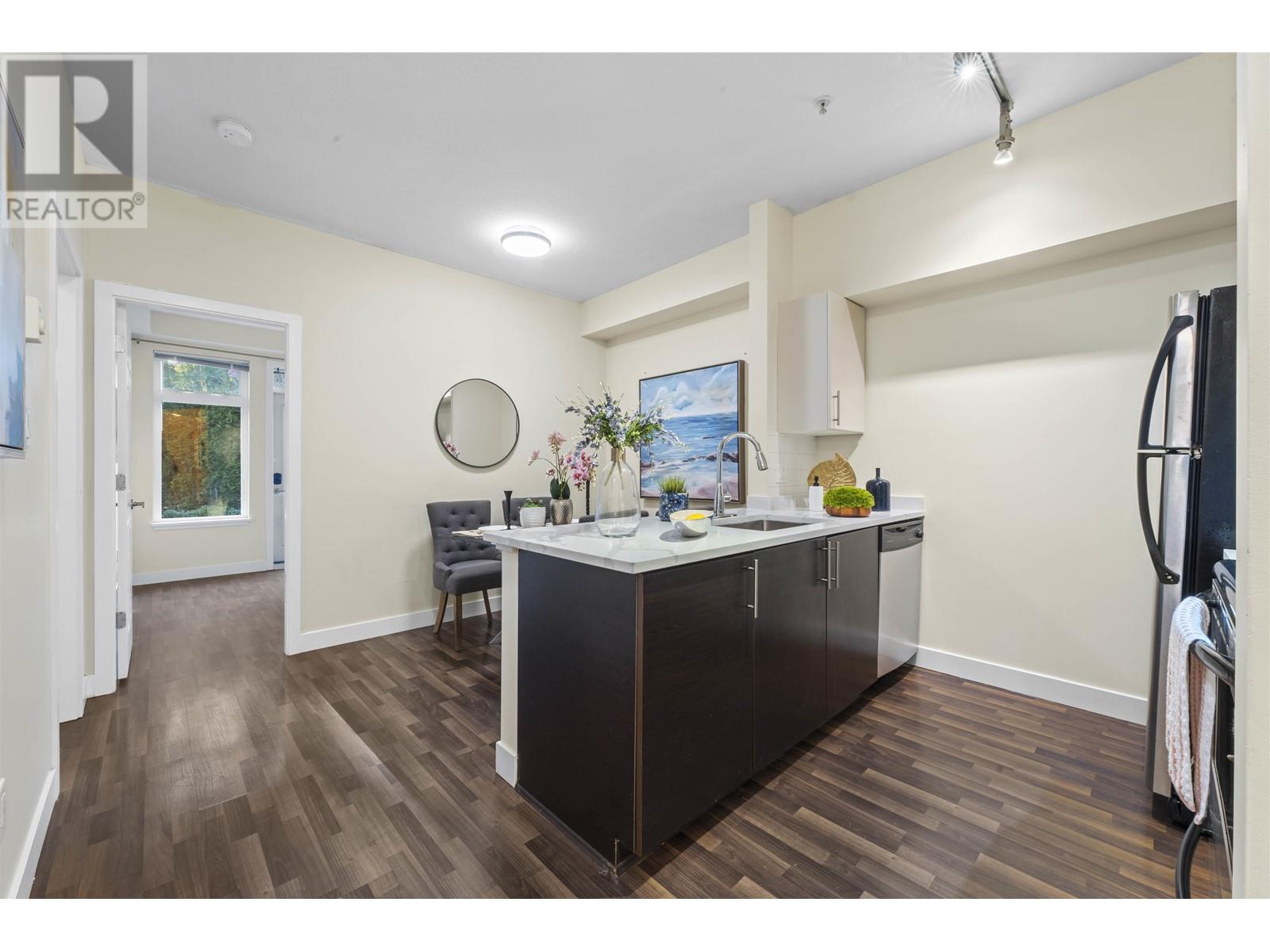 Listing Picture 7 of 24 : 105 5692 KINGS ROAD, Vancouver / 溫哥華 - 魯藝地產 Yvonne Lu Group - MLS Medallion Club Member