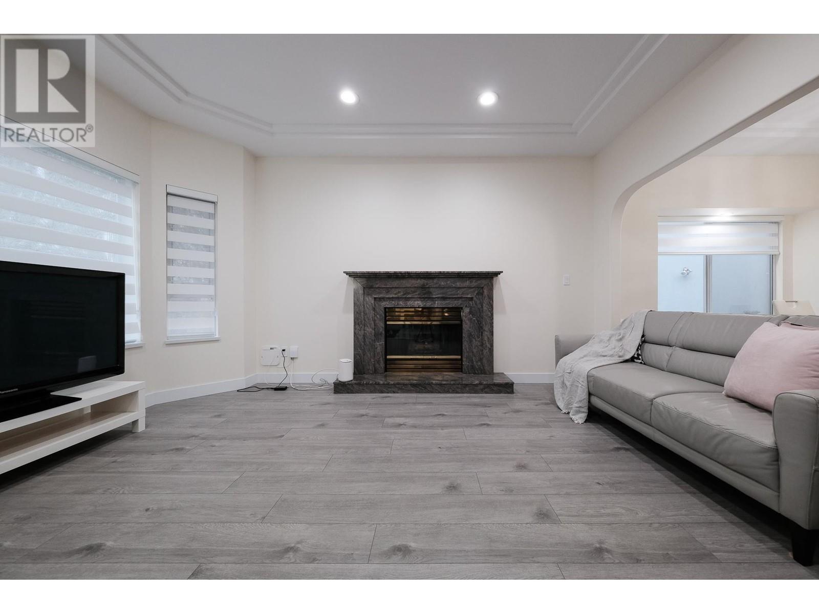 6488 Dumfries Street, Vancouver, British Columbia  V5P 3B4 - Photo 3 - R2960589
