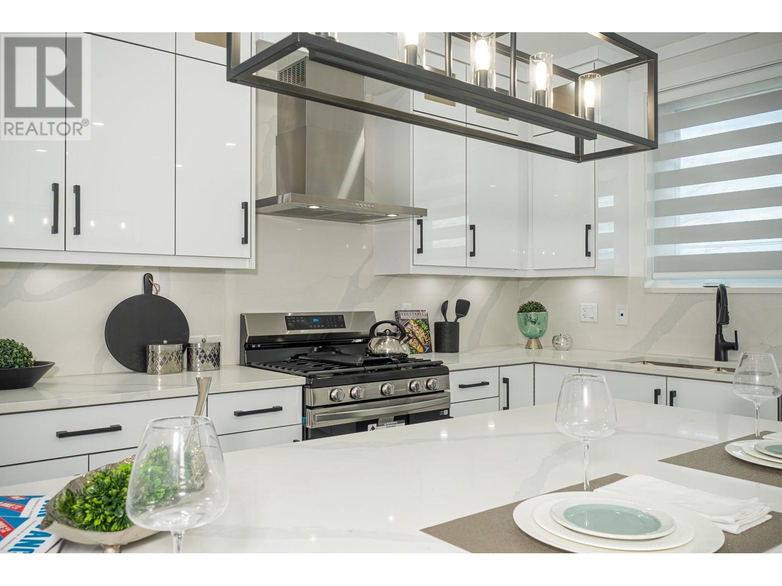 2792 E 49th Avenue, Vancouver, British Columbia  V0V 0V0 - Photo 12 - R2960730