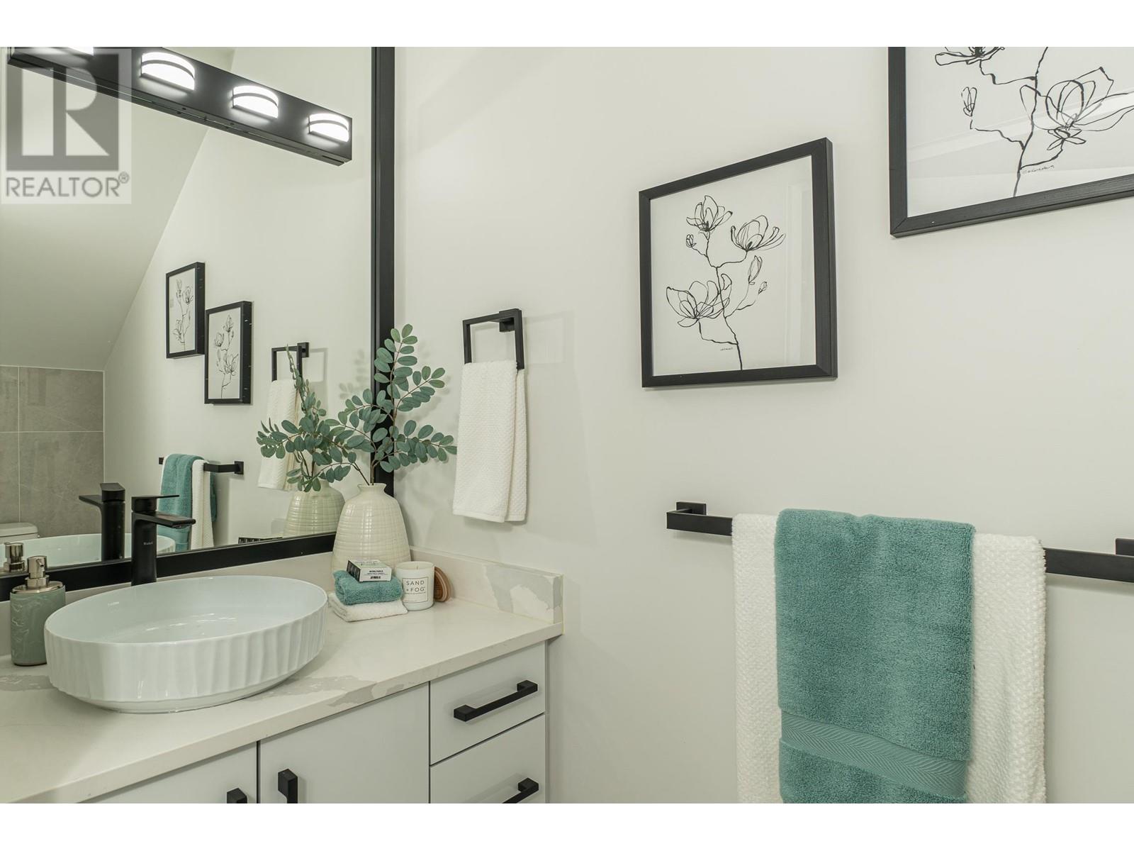 2792 E 49th Avenue, Vancouver, British Columbia  V0V 0V0 - Photo 16 - R2960730