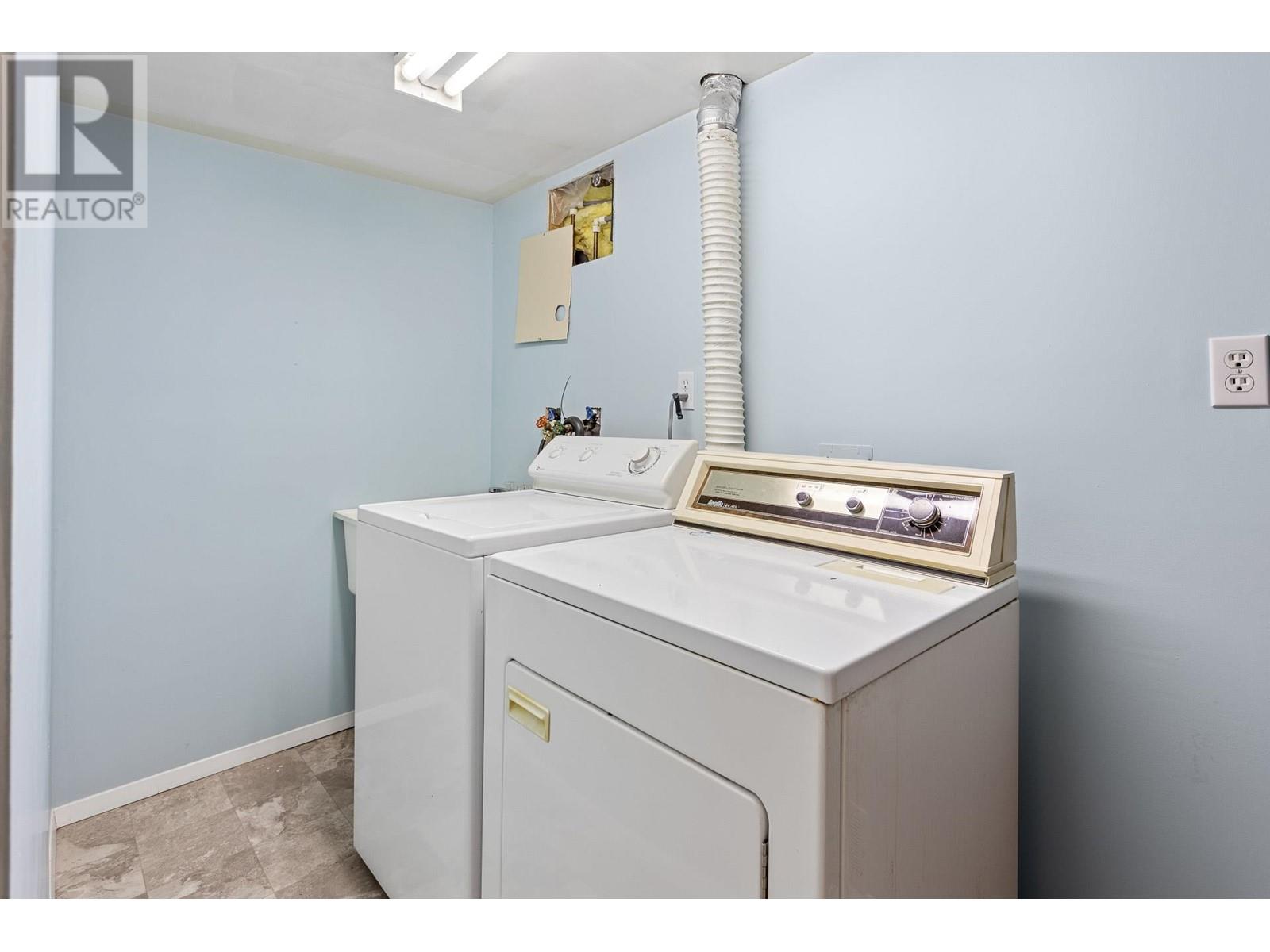 1013 Tuxedo Drive, Port Moody, British Columbia  V3H 1L3 - Photo 19 - R2954012