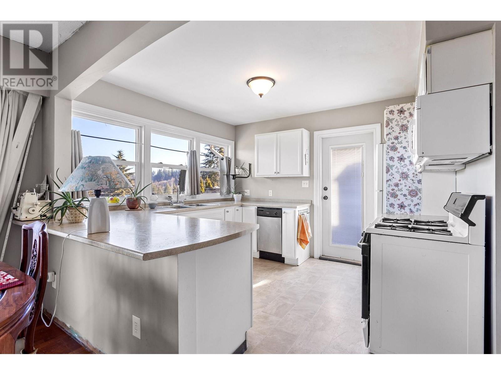 1013 Tuxedo Drive, Port Moody, British Columbia  V3H 1L3 - Photo 9 - R2954012